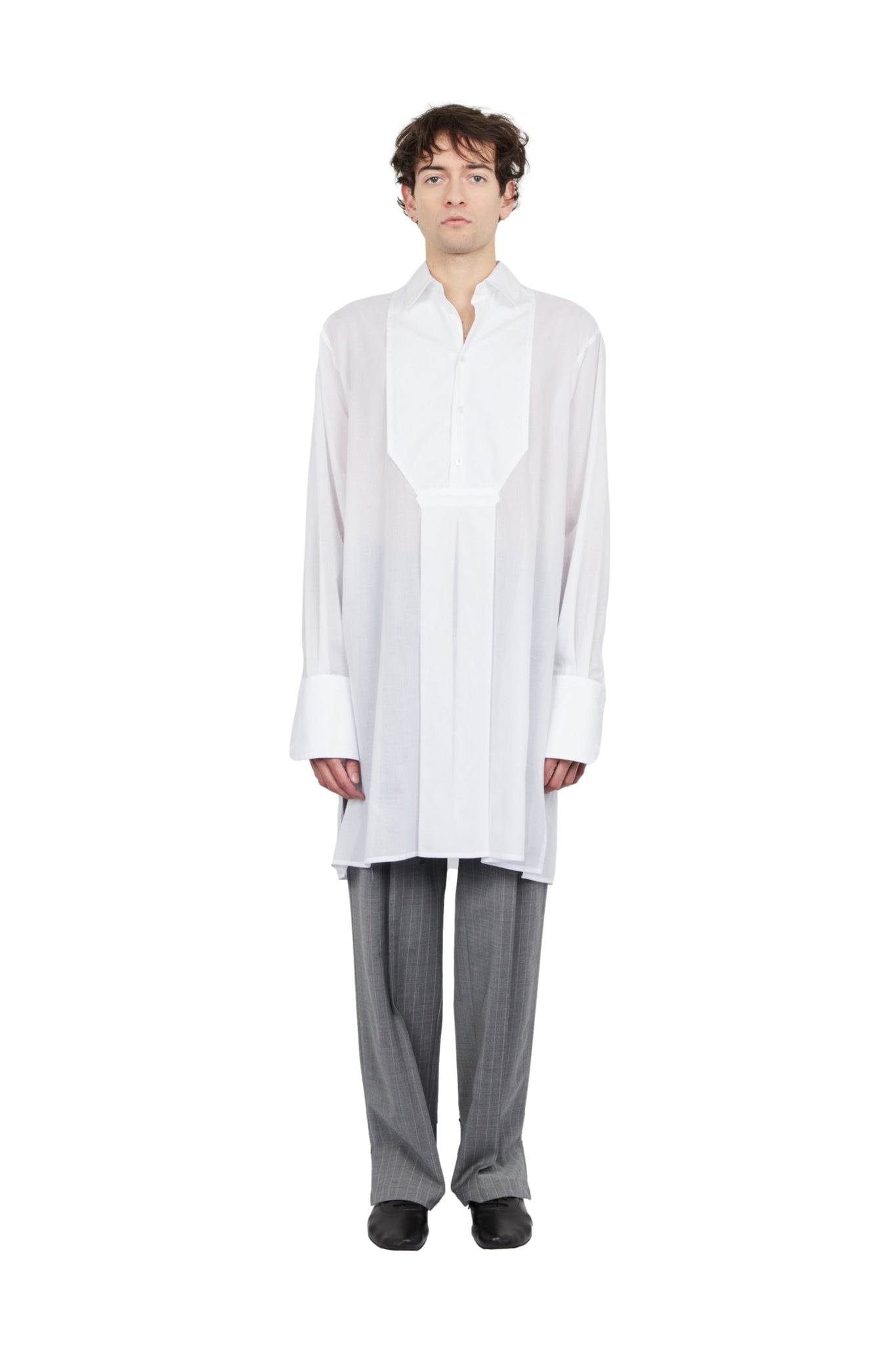 La chemise longue plastron