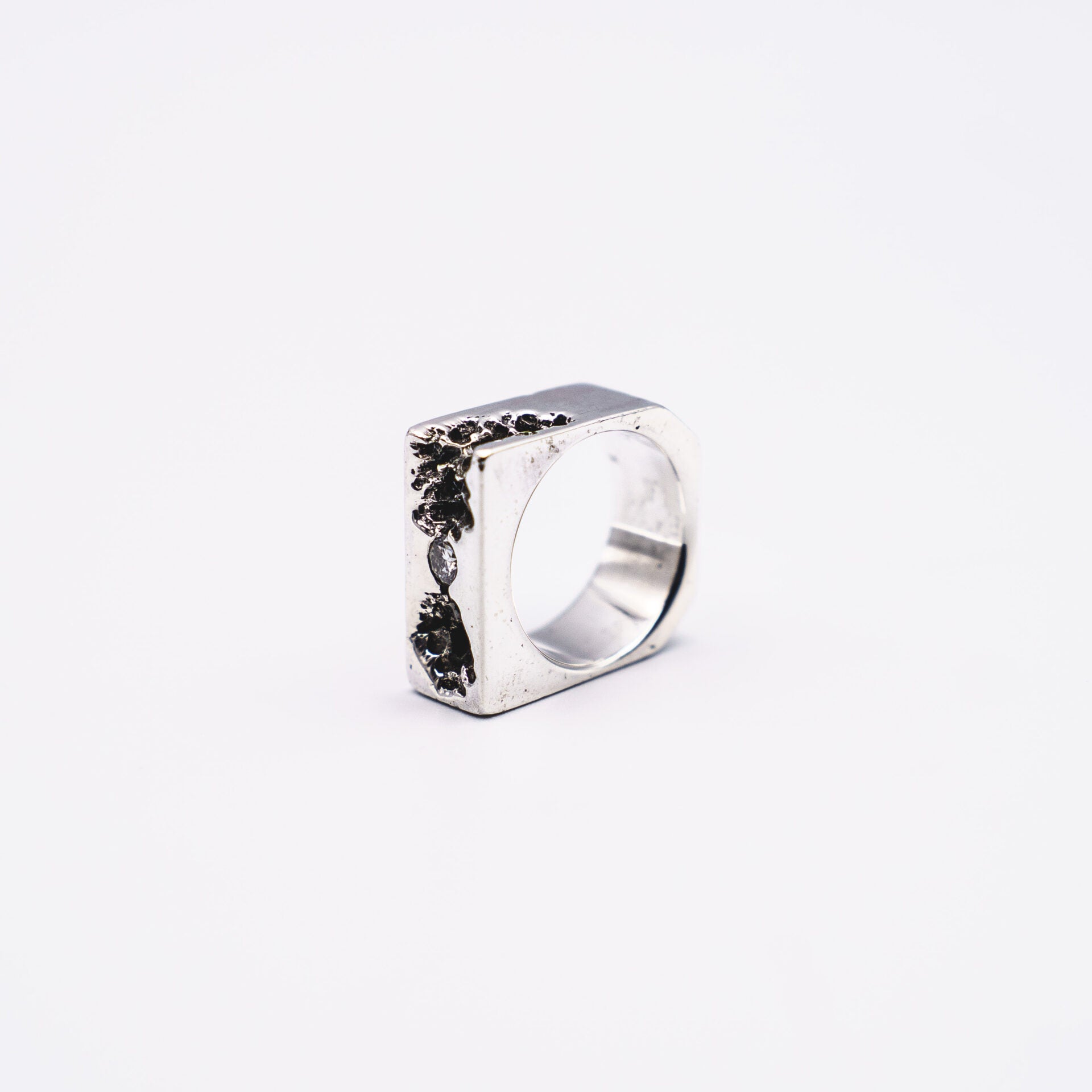 Ylang Ravel  TIFFANY'S 