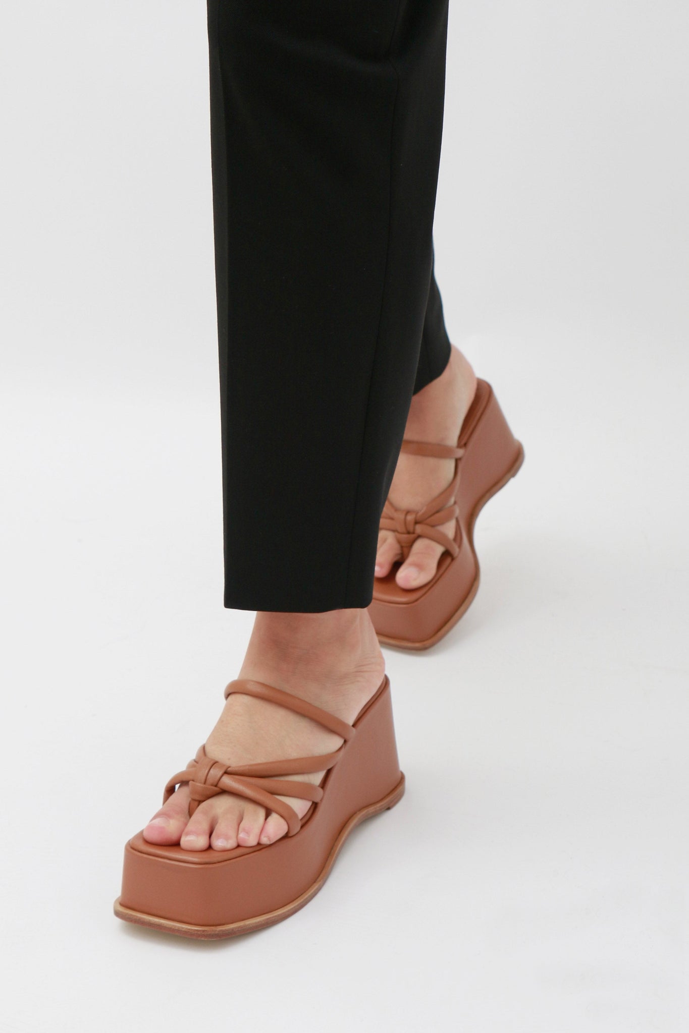 ALAMBRA - Tan Tubular Leather Sandals
