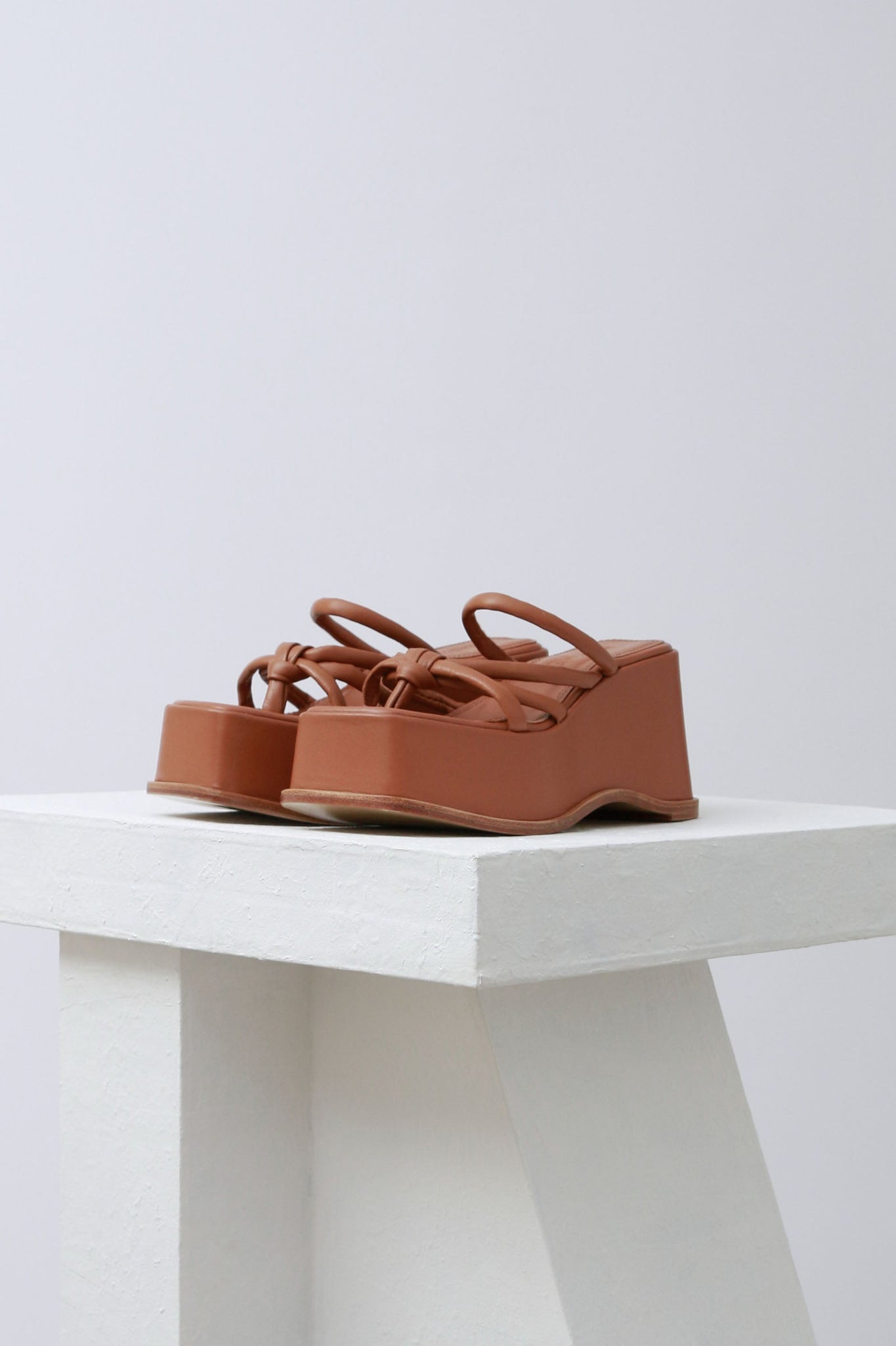 ALAMBRA - Tan Tubular Leather Sandals