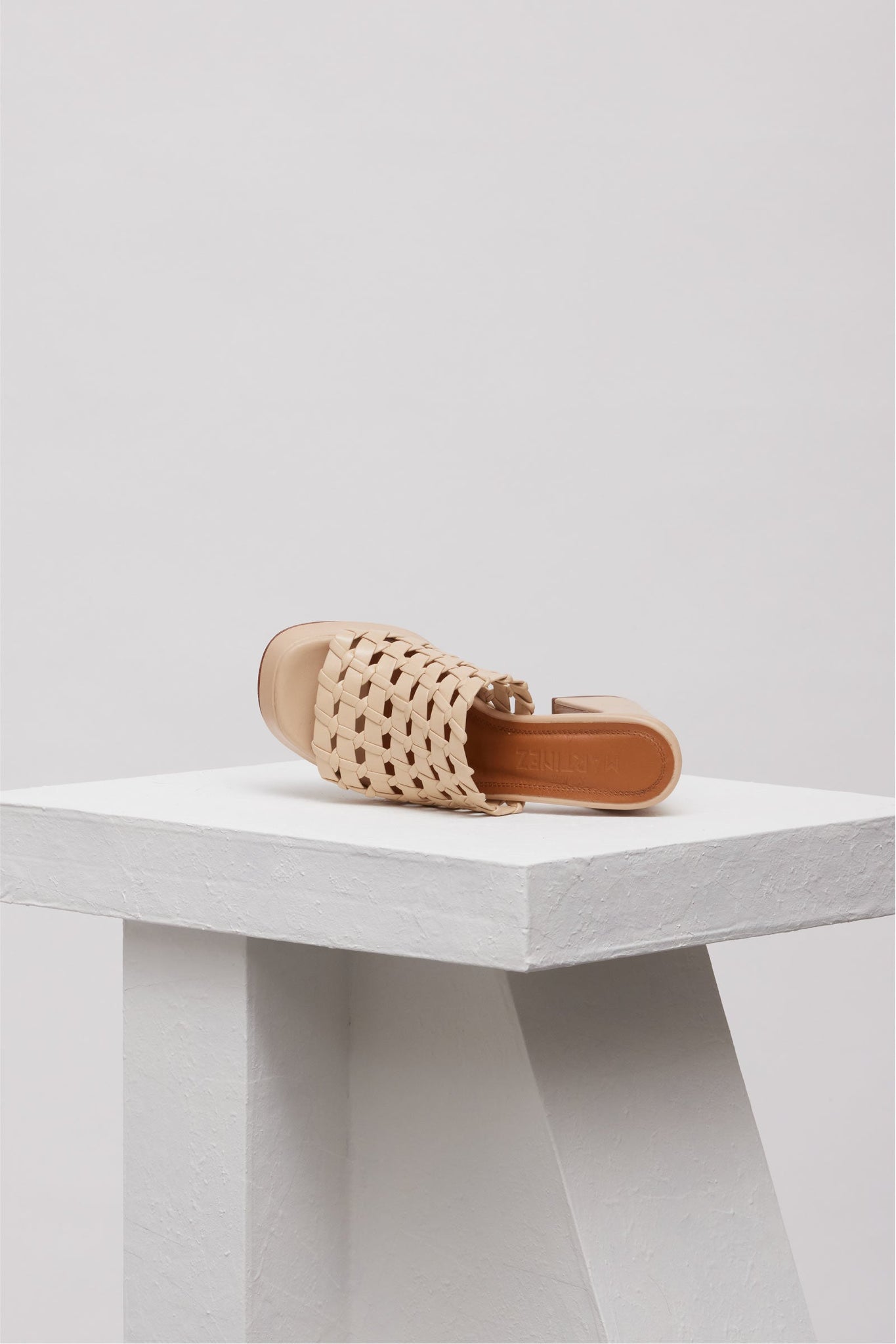 Souliers Martinez Shoes ALBA ESTRELLA - Beige Woven Leather Platform Mules 
