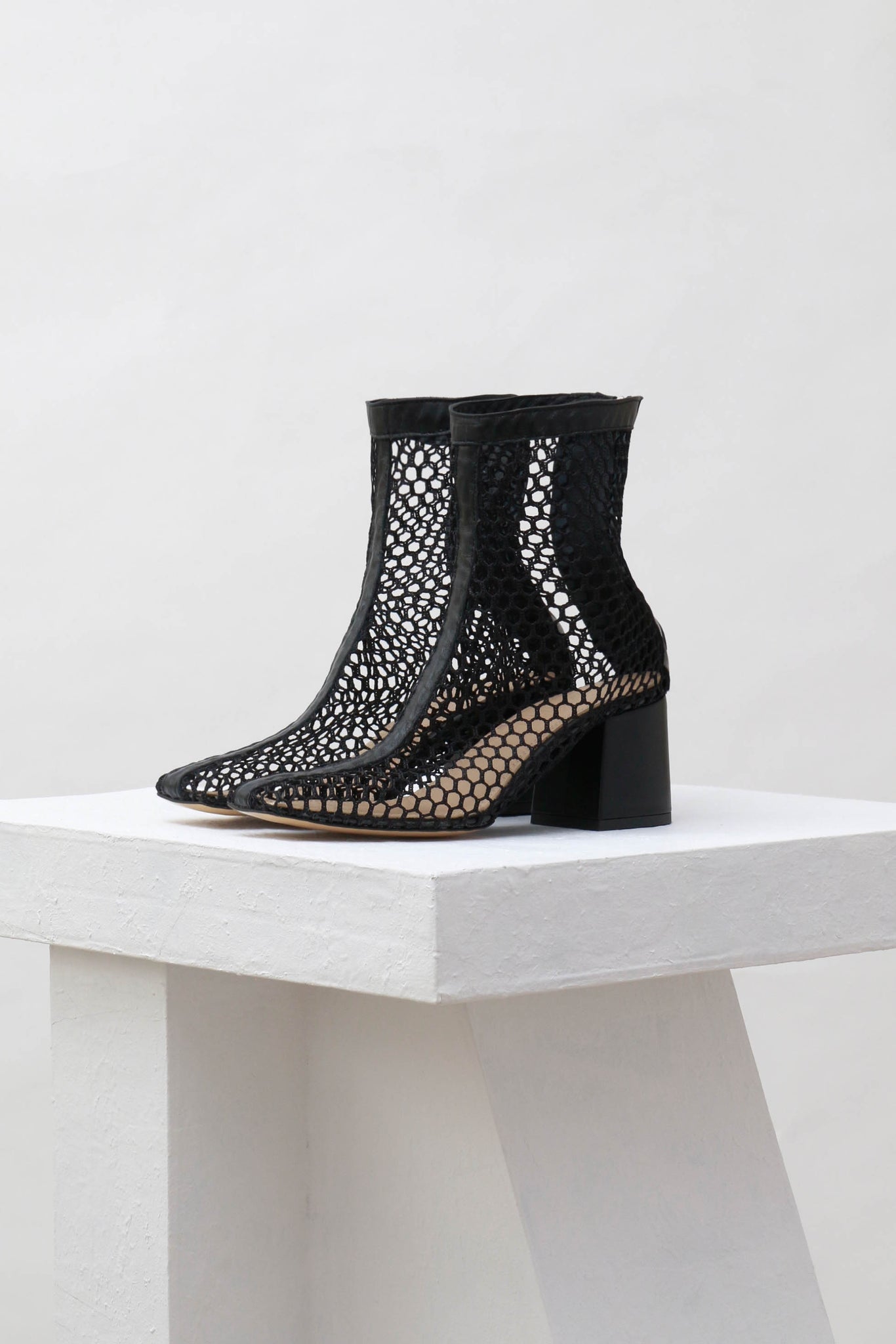 Souliers Martinez Shoes FIRME - Black Mesh Boots 