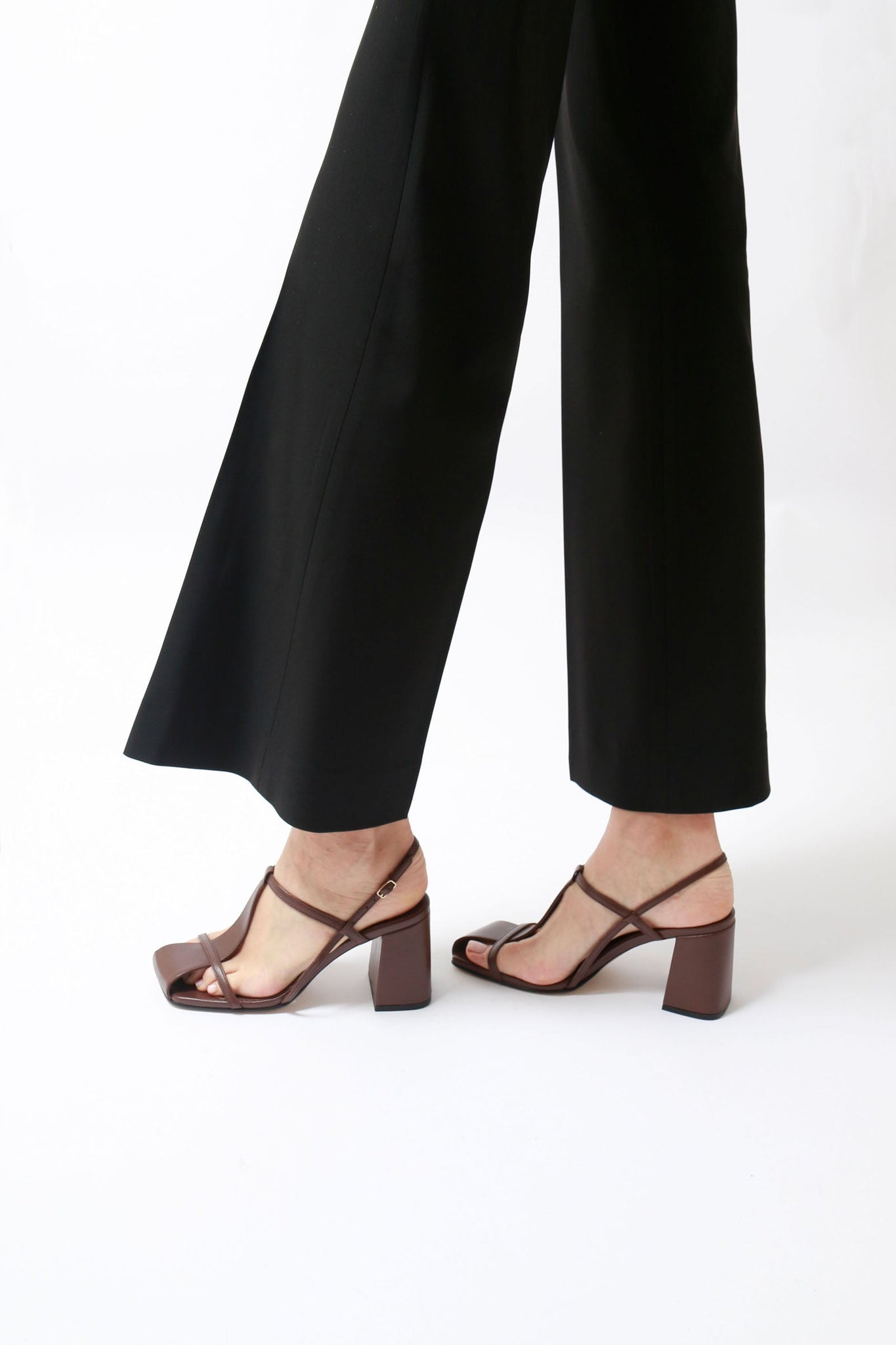 Frisia - Dark Brown Leather Sandals