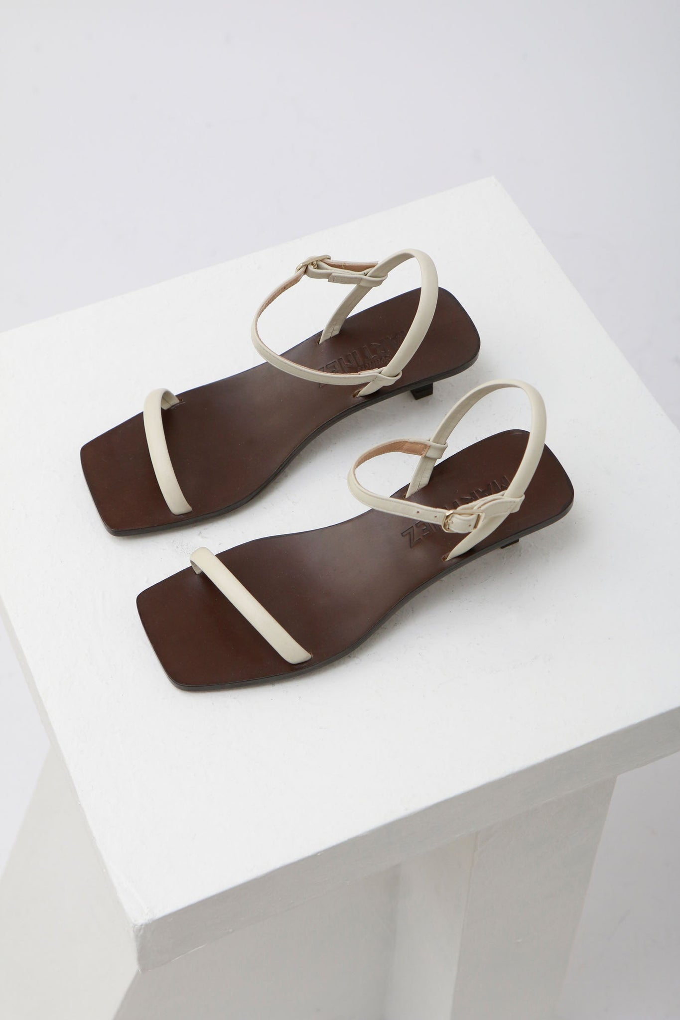 Souliers Martinez Shoes RIVERA - White Leather Sandals 